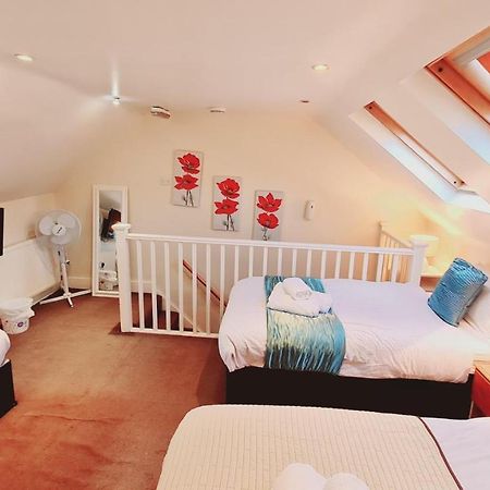 Cedar Villa - Perfect For Longer Stays Chatham  Bagian luar foto