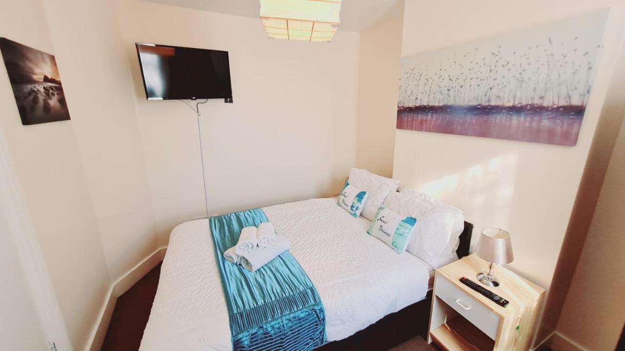 Cedar Villa - Perfect For Longer Stays Chatham  Bagian luar foto